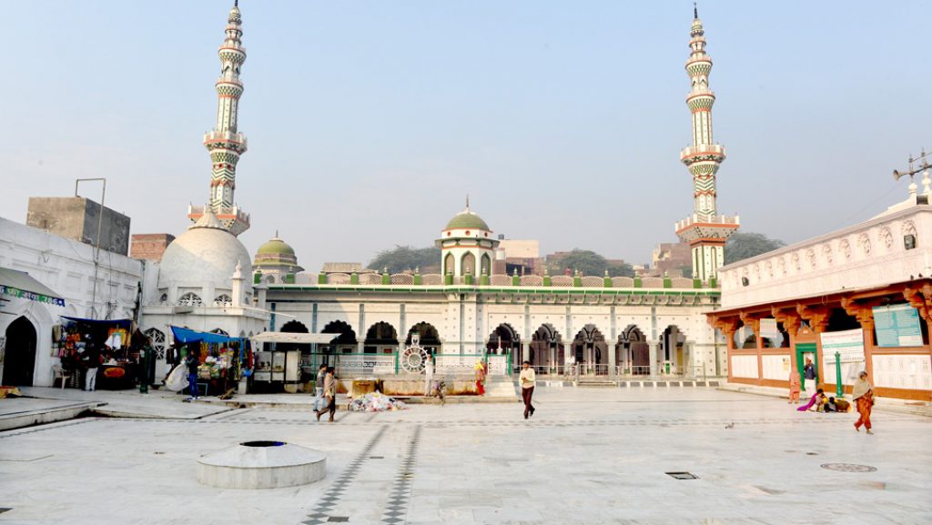 tomb-of-bu-ali-shah-kalandar-img